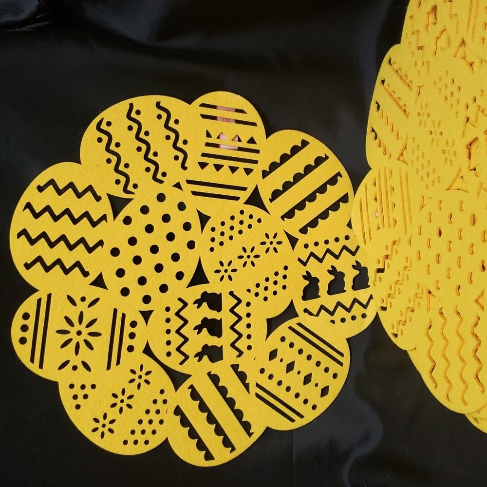 Isaac Mizrahi Set/4 NWOT Bright Yellow Pierced Easter Egg Design Placemats